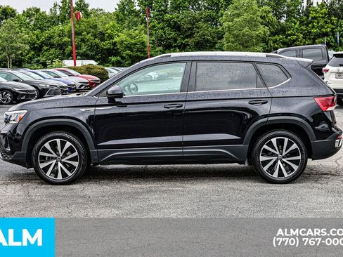 Used 2024 Volkswagen Taos SE FWD image 9