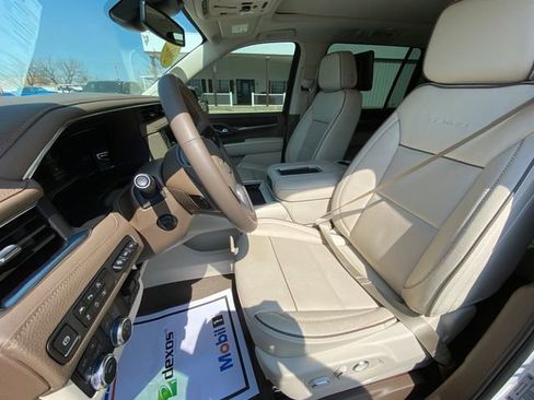 Used 2024 GMC Yukon XL Denali w/ Max Trailering Package image 12