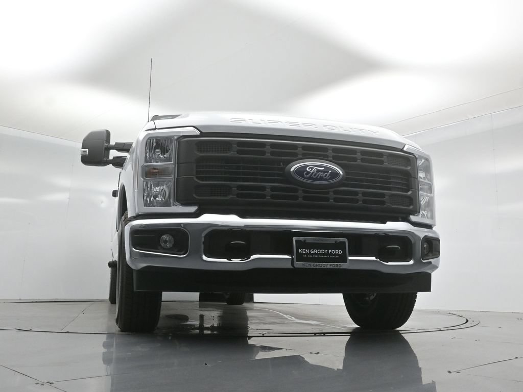 New 2026 Ford F250 XL w/ XL Chrome Package RWD image 38