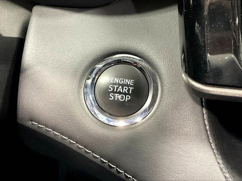 Used 2022 Toyota Highlander Limited image 38