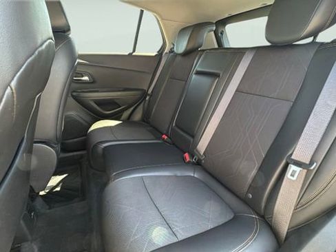 Used 2018 Chevrolet Trax LT w/ LT Convenience Package AWD/4WD image 25