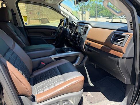 Used 2017 Nissan Titan Platinum Reserve RWD image 16