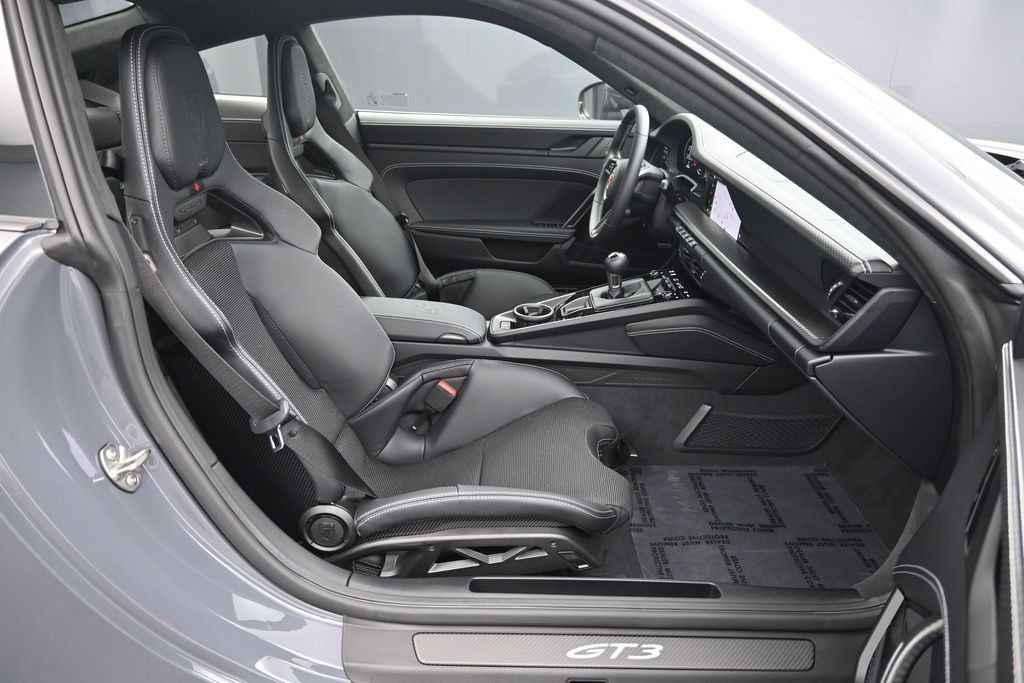 Certified 2026 Porsche 911 GT3 RWD image 33