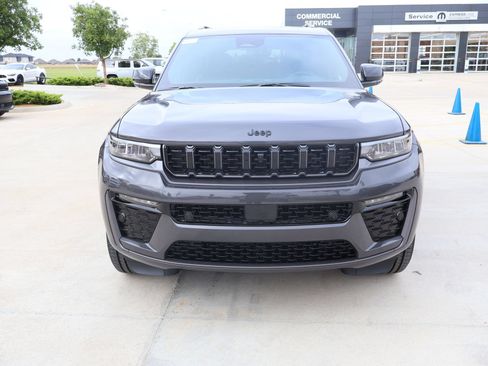 New 2026 Jeep Grand Cherokee L Limited AWD/4WD image 10