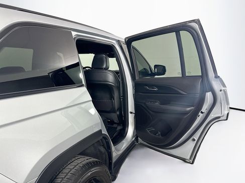 Used 2023 Jeep Grand Cherokee Altitude image 30