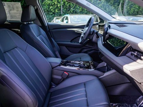 Used 2025 Audi Q6 e-tron Premium Plus w/ Premium Plus image 16