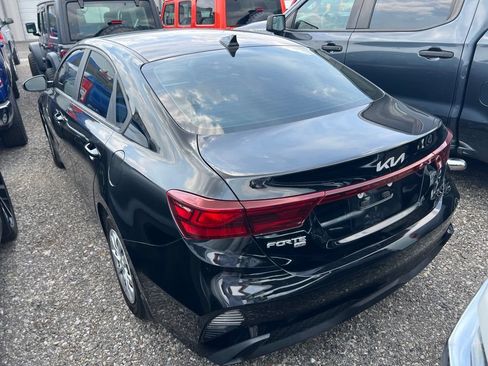Used 2024 Kia Forte LX FWD image 6