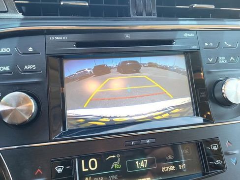 Used 2016 Toyota Avalon Limited w/ Toyota Safety Sense Package FWD image 11