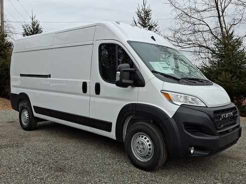 New 2026 RAM ProMaster 2500 w/ Convenience Group image 2