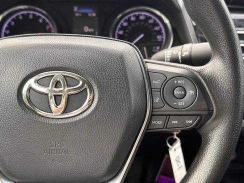 Used 2020 Toyota Camry LE FWD image 22