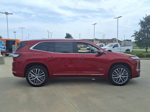 Used 2025 Buick Enclave Avenir w/ Super Cruise Package FWD image 7