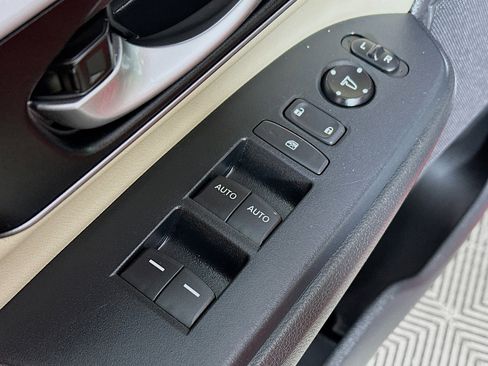 Used 2017 Honda CR-V EX-L image 17