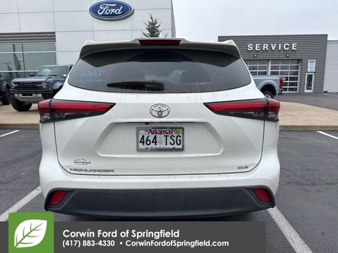 Used 2021 Toyota Highlander XLE image 4