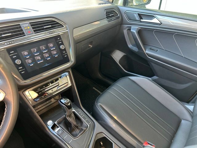 Used 2022 Volkswagen Tiguan SE FWD image 12