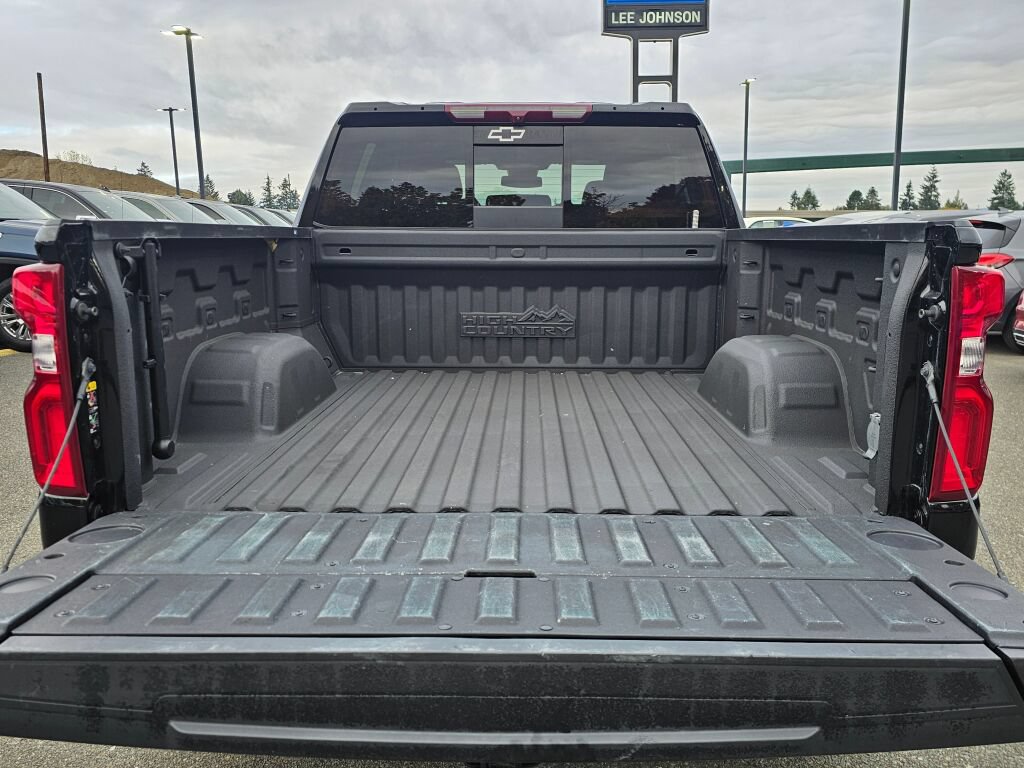Certified 2022 Chevrolet Silverado 1500 High Country AWD/4WD image 30