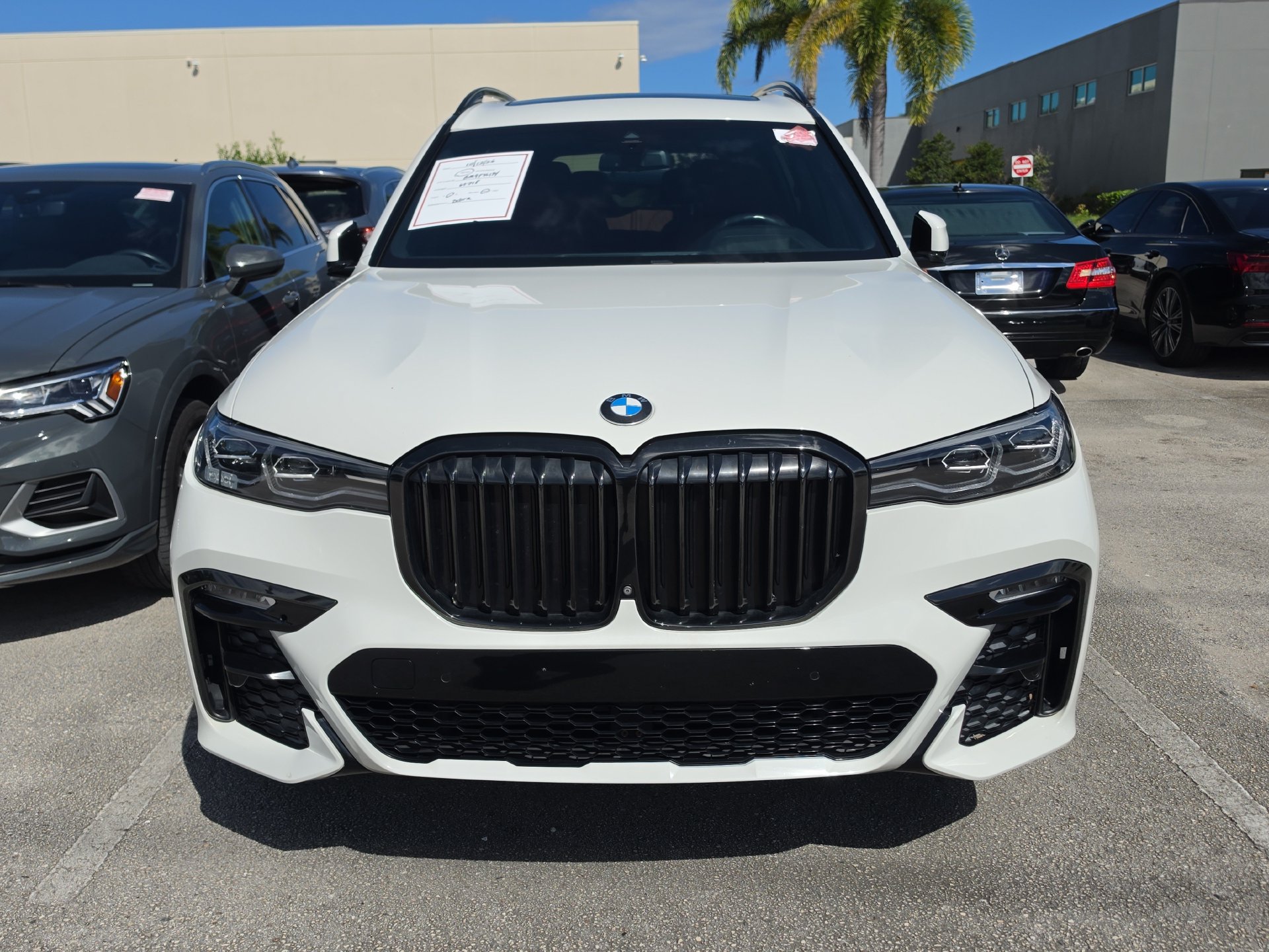 Used 2021 BMW X7 xDrive40i w/ M Sport Package AWD/4WD image 2