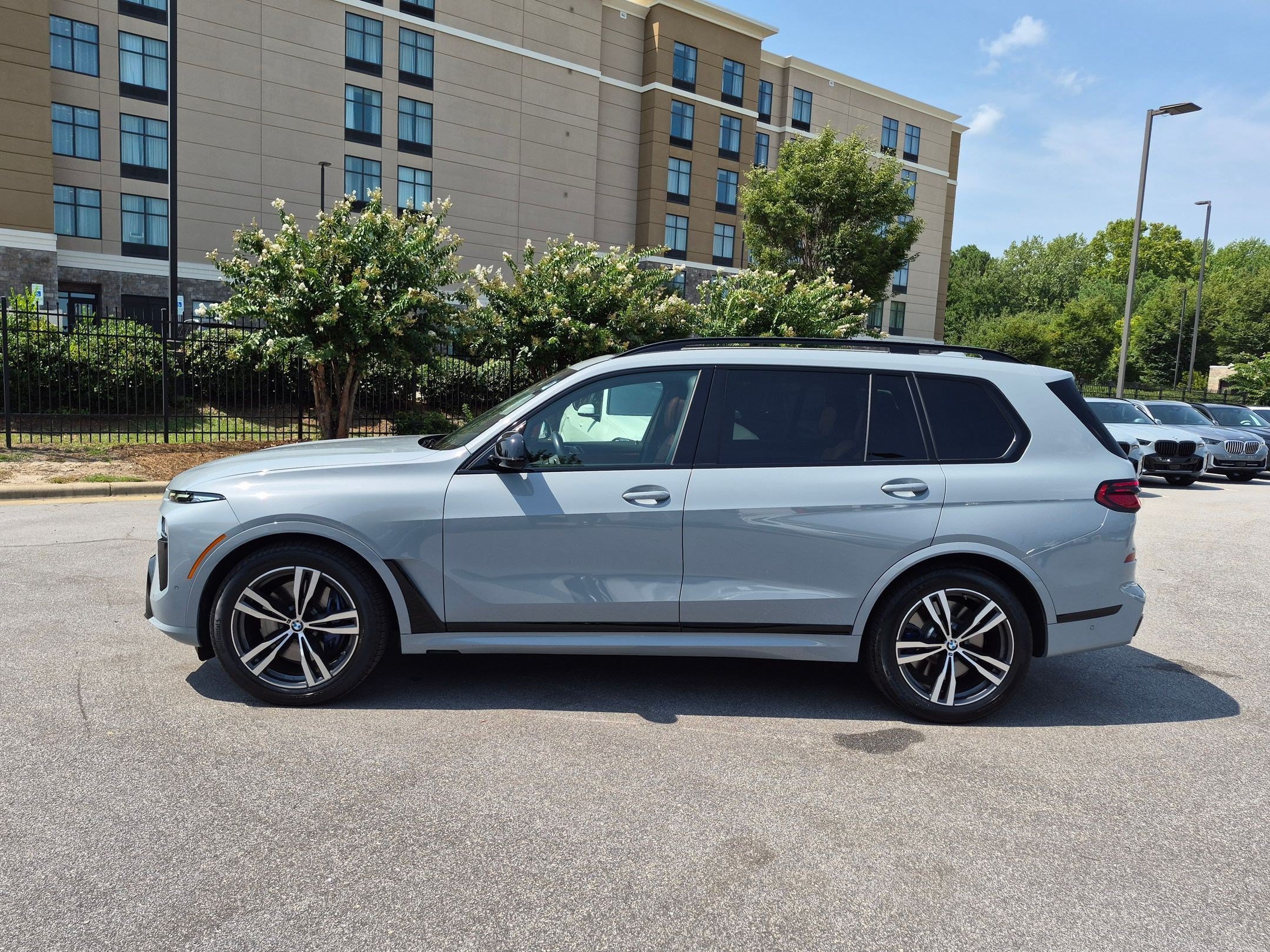 Used 2026 BMW X7 M60i AWD/4WD image 6
