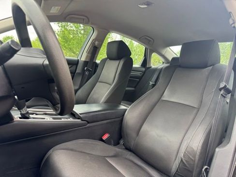 Used 2018 Honda Accord LX image 8