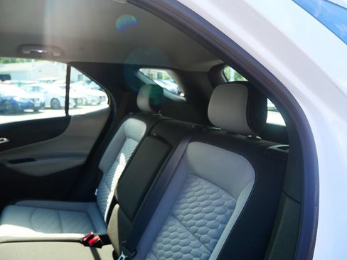 Used 2018 Chevrolet Equinox LS AWD/4WD image 23
