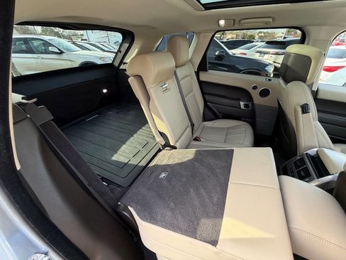 Used 2018 Land Rover Range Rover Sport HSE image 12