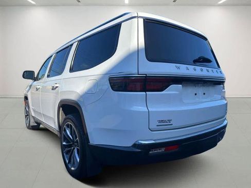 Used 2022 Jeep Wagoneer Series III w/ Premium Group I image 5