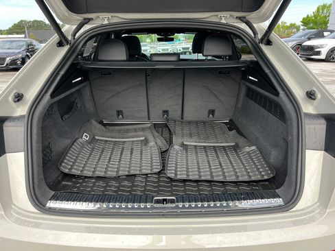 Used 2023 Audi Q8 Prestige w/ Prestige Package AWD/4WD image 18