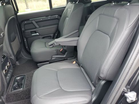 New 2026 Land Rover Defender 130 X-Dynamic SE AWD/4WD image 30