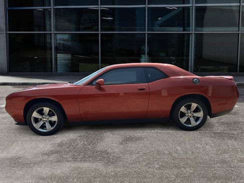 Used 2020 Dodge Challenger SXT RWD image 4