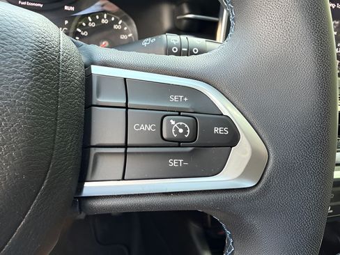 Used 2022 Jeep Compass Latitude w/ Sun and Sound Group AWD/4WD image 18