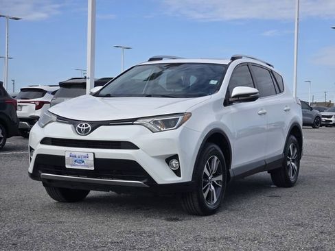 Used 2016 Toyota RAV4 XLE image 3