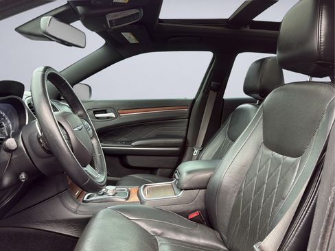 Used 2015 Chrysler 300 C Platinum w/ Light Group RWD image 12