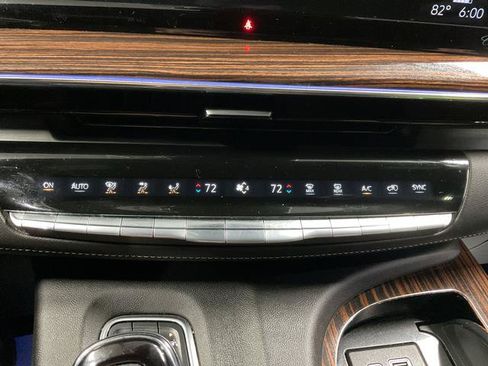Used 2023 Cadillac Escalade Luxury AWD/4WD image 20