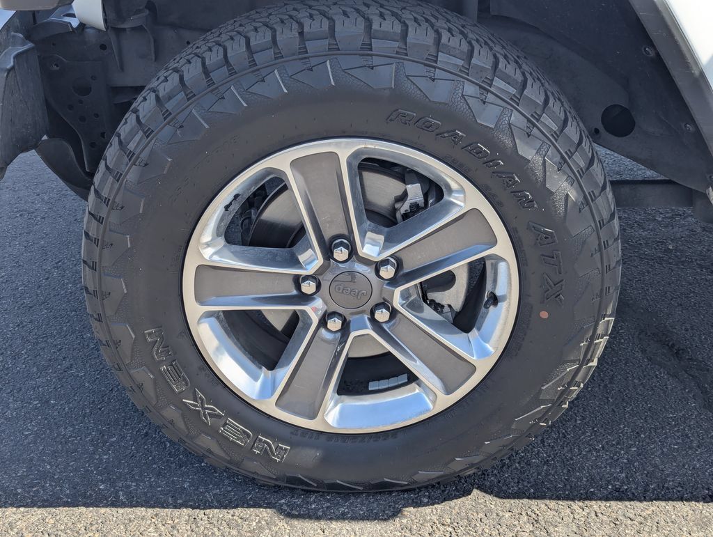 Used 2021 Jeep Wrangler Unlimited Sahara AWD/4WD image 11