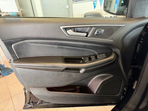 Used 2016 Ford Edge Titanium w/ Equipment Group 302A image 21