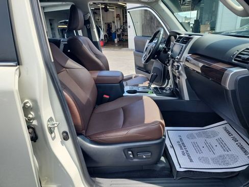 Used 2023 Toyota 4Runner SR5 AWD/4WD image 32