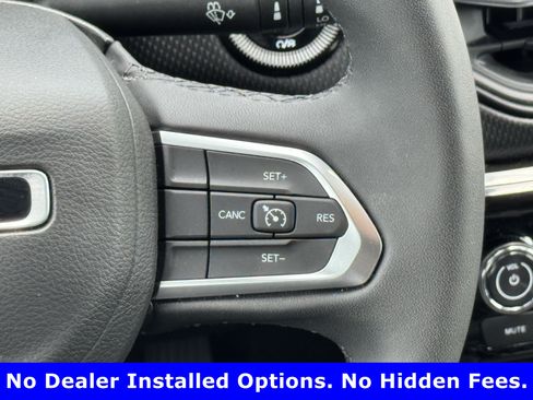 Used 2025 Jeep Compass Latitude w/ Convenience Group AWD/4WD image 14
