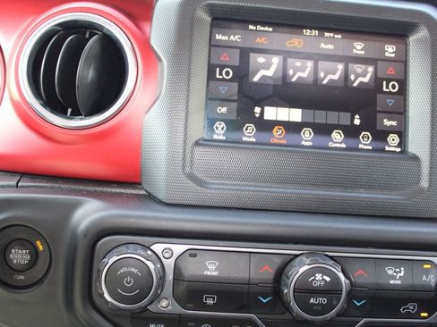 Used 2021 Jeep Wrangler Unlimited Rubicon image 37