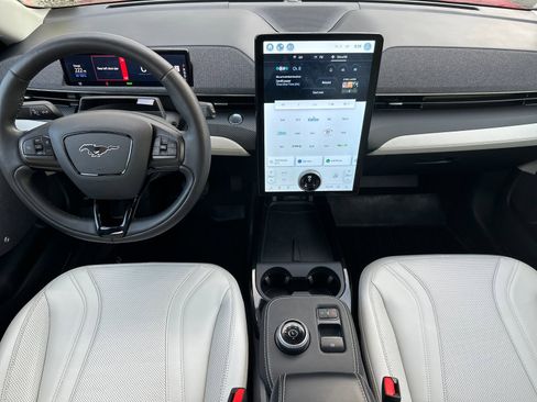 Used 2022 Ford Mustang Mach-E Premium image 13