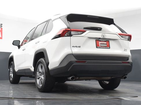 Used 2025 Toyota RAV4 XLE AWD/4WD image 26