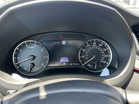 Used 2025 INFINITI QX50 Sport AWD/4WD image 16