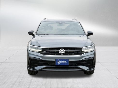 Certified 2024 Volkswagen Tiguan SE R-Line image 2