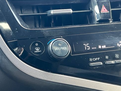 Used 2022 Toyota Camry SE image 29