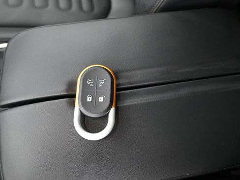 Used 2023 Rivian R1S Adventure AWD/4WD image 19