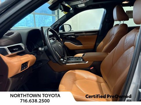 Used 2020 Toyota Highlander Platinum image 46