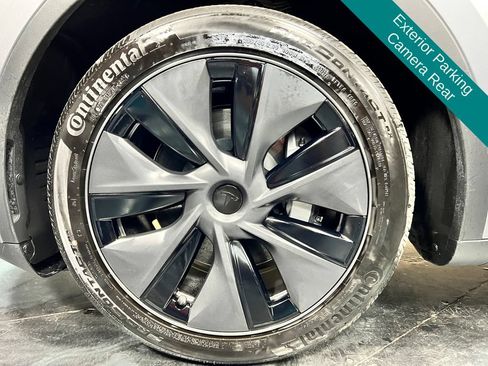 Used 2025 Tesla Model Y Long Range AWD/4WD image 11