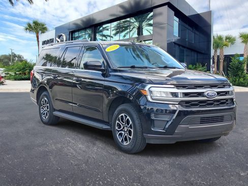 Used 2024 Ford Expedition Max XLT RWD image 3