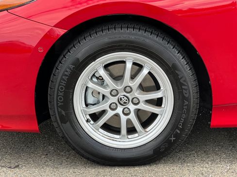 Certified 2022 Toyota Prius Prime Limited FWD image 32
