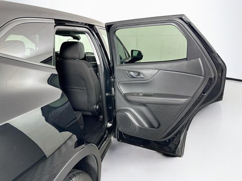 Used 2025 Chevrolet Blazer LT AWD/4WD image 28