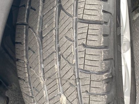 Used 2019 Ford Explorer XLT image 43