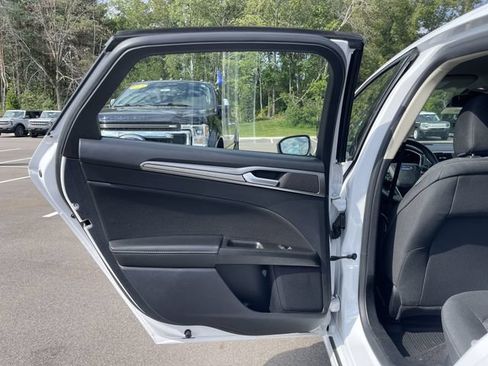 Certified 2020 Ford Fusion SE AWD/4WD image 22